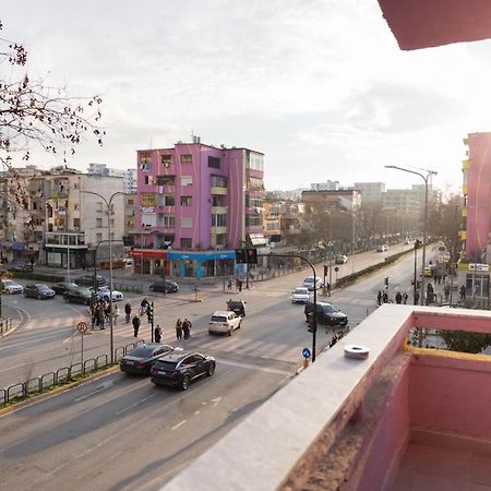Three Doors Apartments, Kiwi 1+1 Apartment ติรานา ภายนอก รูปภาพ