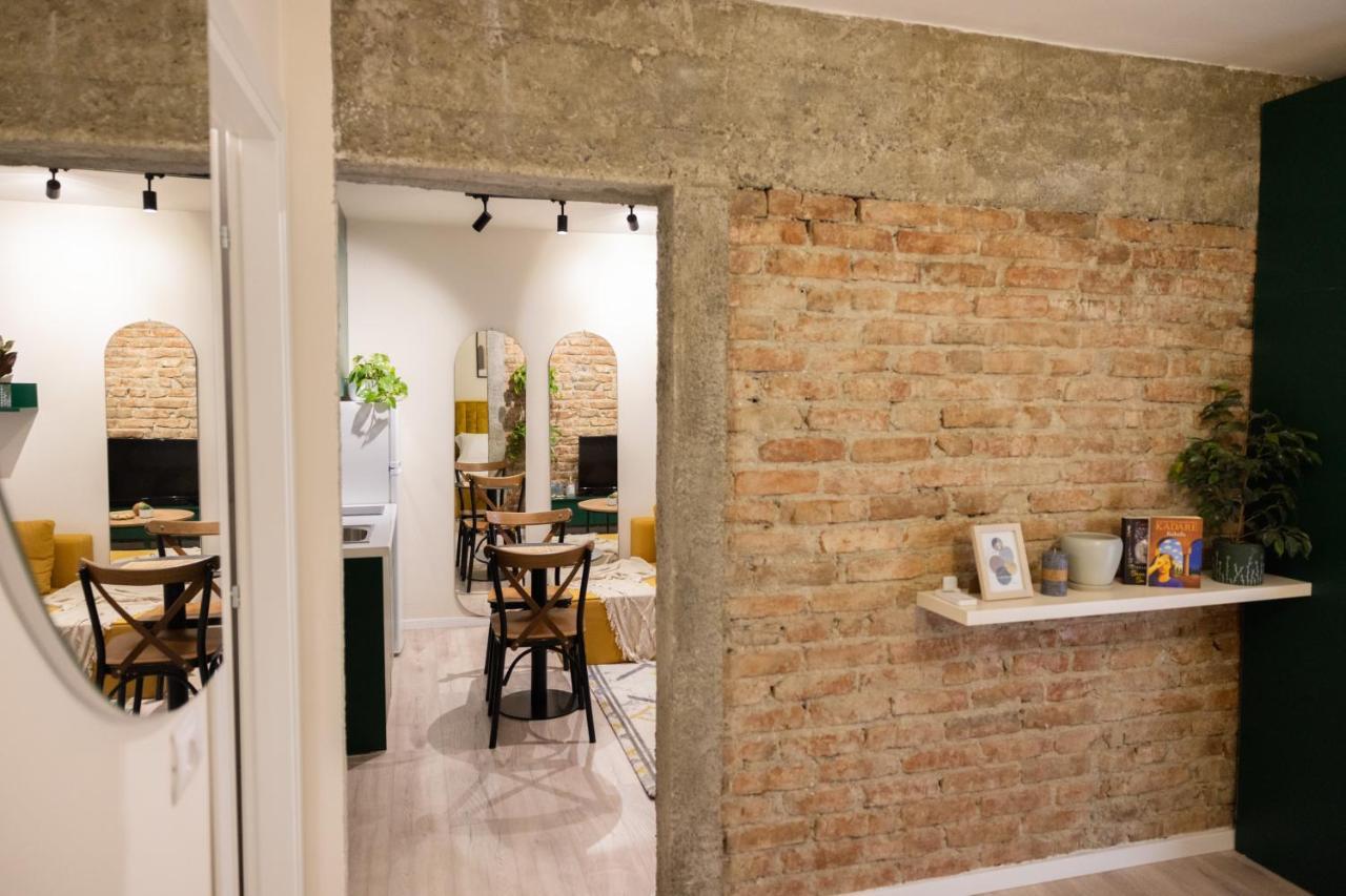 Three Doors Apartments, Kiwi 1+1 Apartment ติรานา ภายนอก รูปภาพ