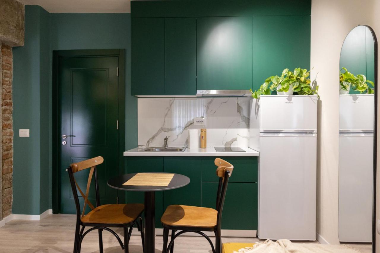 Three Doors Apartments, Kiwi 1+1 Apartment ติรานา ภายนอก รูปภาพ